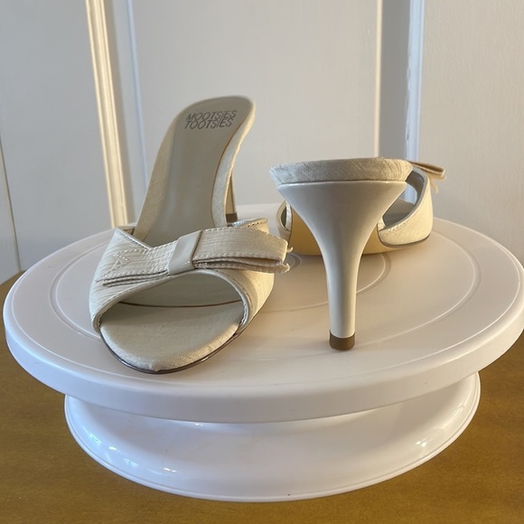 🍾Classy Mooties Tooties Ivory dress Slides Size 9 🍾 - Picture 3 of 9